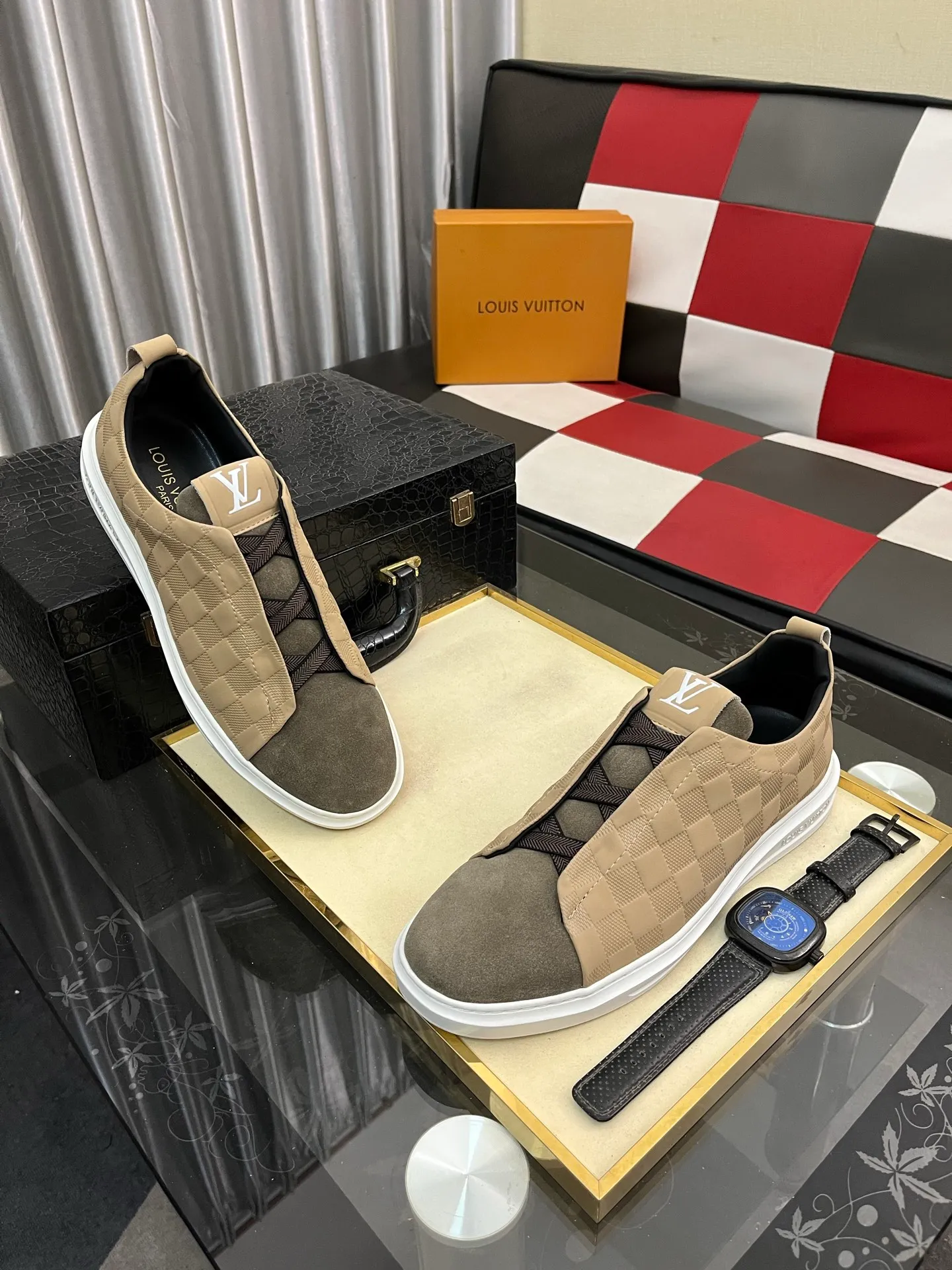 Men's shoes💰: 438⌚️⌚️"Loui* Vuitto*" LV's new Gaobang sports and casual shoes, imported first-layer cowhide ➕ imported sheepskin lining, high-end and comfortable, original outsole is light and wear-resistant! Purely handmade, details determine quality! Size 38-444️⃣Colors available